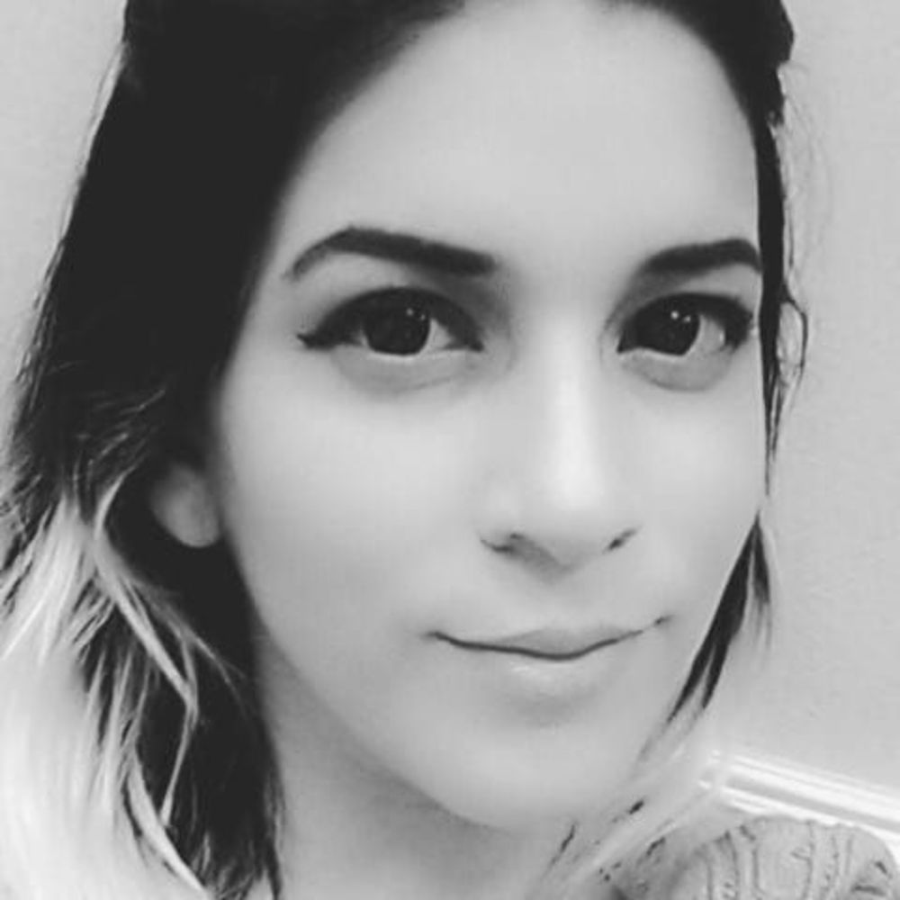 Meet your Posher, Laura